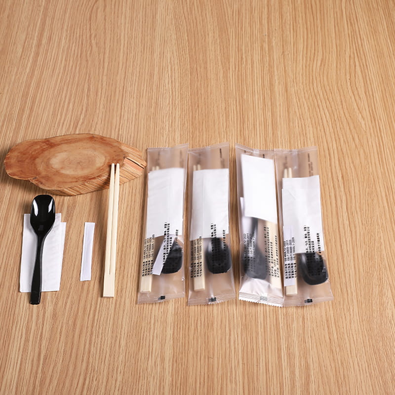 Einweg-Mahlzeitenbeutel, 4 Stück, mit Essstäbchen, Löffel und Papierserviette, mattiertes Verbundfolien-Set