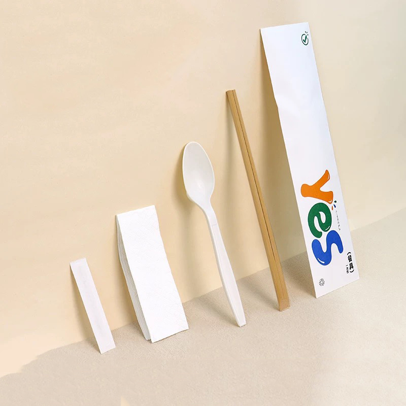 Einweg-Bambus-Essstäbchen, Serviettenlöffel, Zahnstocher-Set für Essen zum Mitnehmen im Restaurant, abbaubares Papierfolien-Set